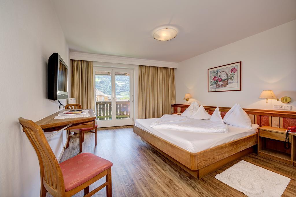 Hotel Oehlerhof Lagundo Esterno foto