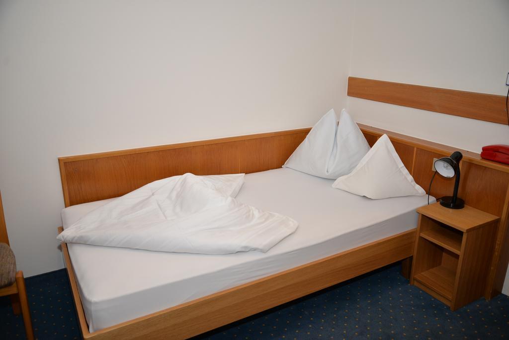 Hotel Oehlerhof Lagundo Esterno foto